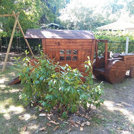 Vakantiehuisje Lanaken Exterior foto